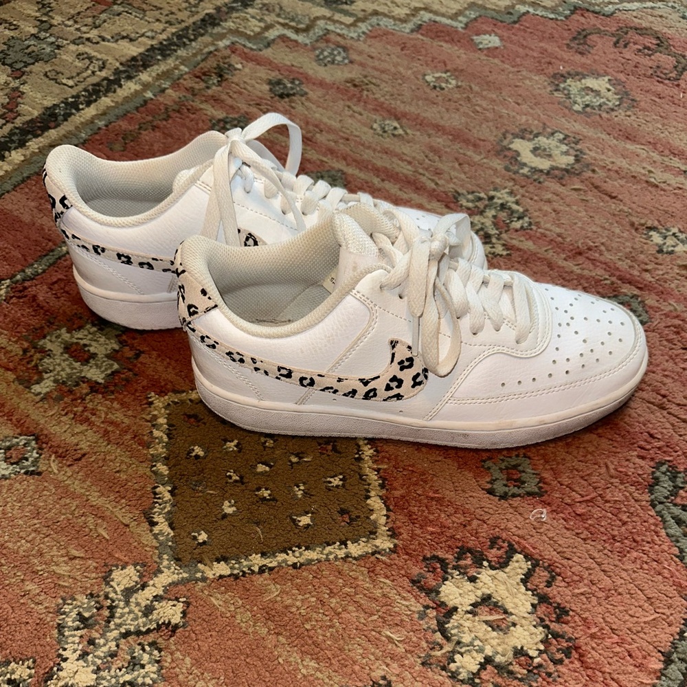 Women’s Nike shoes